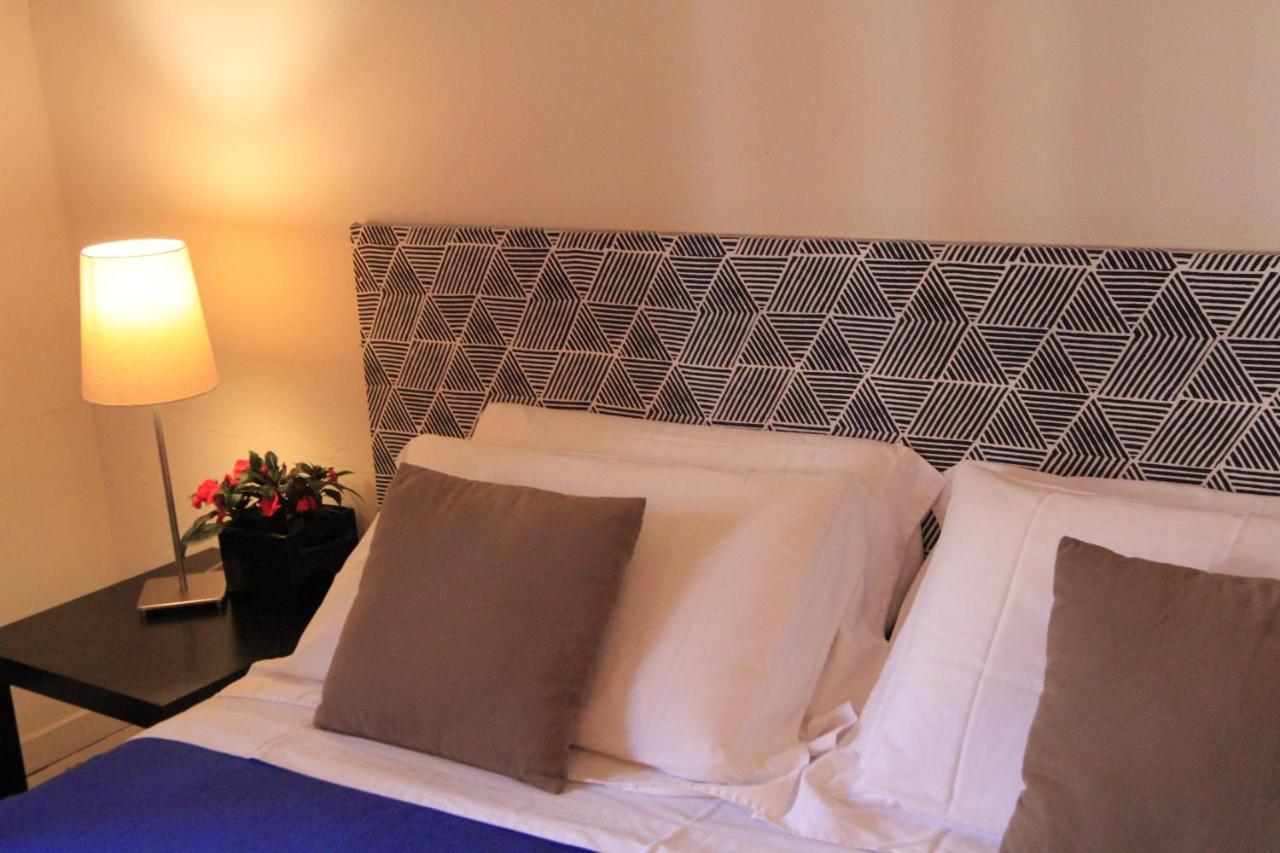 B&B Metropolis ลีวอร์โน ภายนอก รูปภาพ