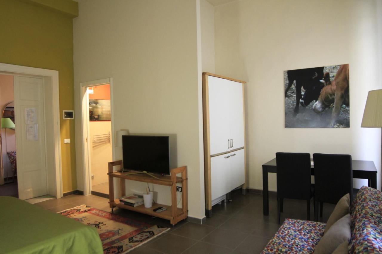 B&B Metropolis ลีวอร์โน ภายนอก รูปภาพ