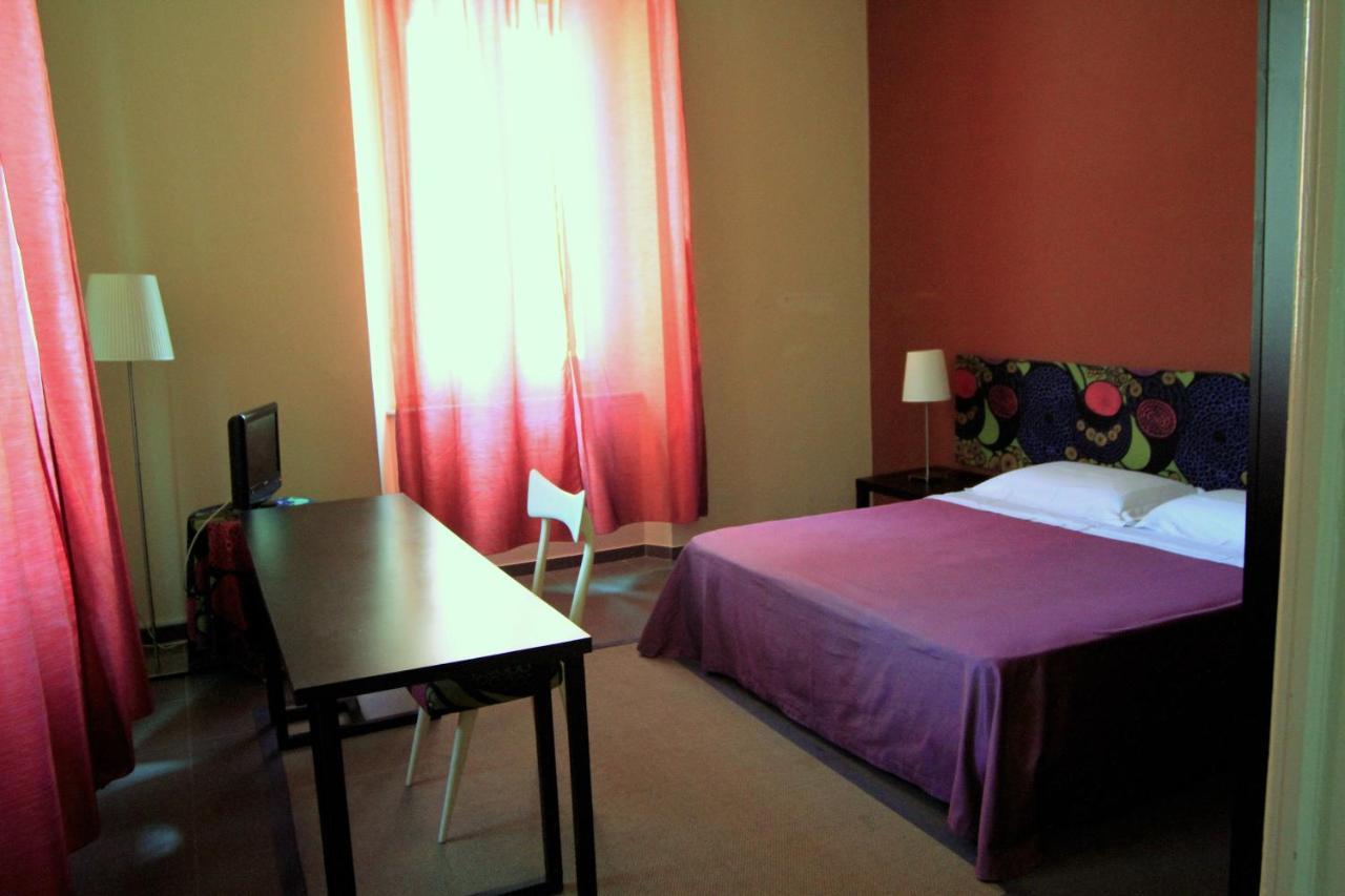 B&B Metropolis ลีวอร์โน ภายนอก รูปภาพ