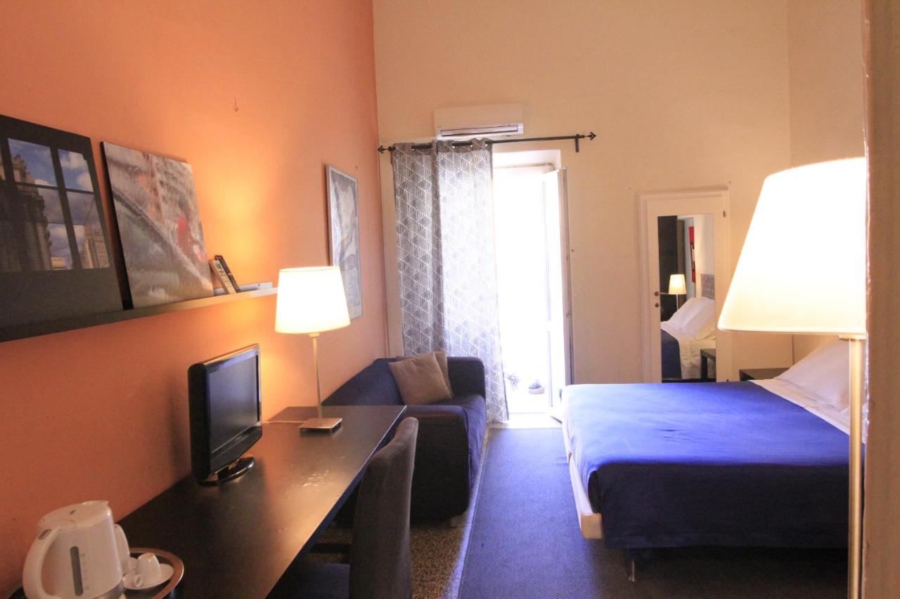 B&B Metropolis ลีวอร์โน ภายนอก รูปภาพ